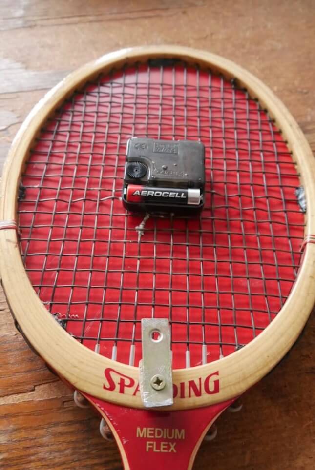 Uhr aus Spalding Retro Tennisschläger