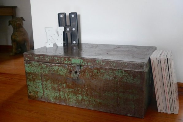 Metalltruhe im Industrie-Stil Metalltruhe im Industrie-Stil